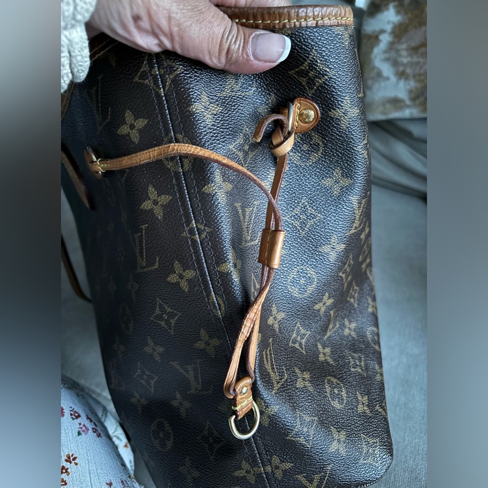 Authentic Louis Vuitton Neverfull Monogram MM tote